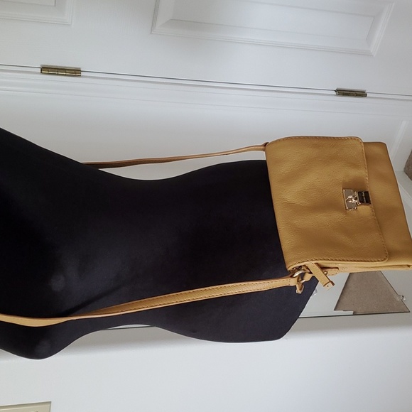 Calvin Klein camel multi compartment crossbody - Picture 10 of 15